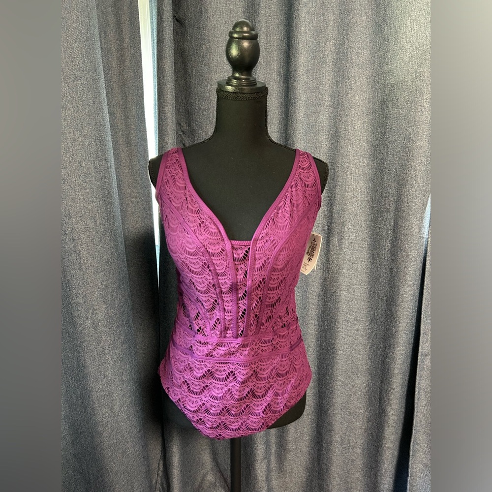 BECCA Color Play Deep Plunge Crocheted Illusion One-Piece Swimsuit, Size 1X, NWT